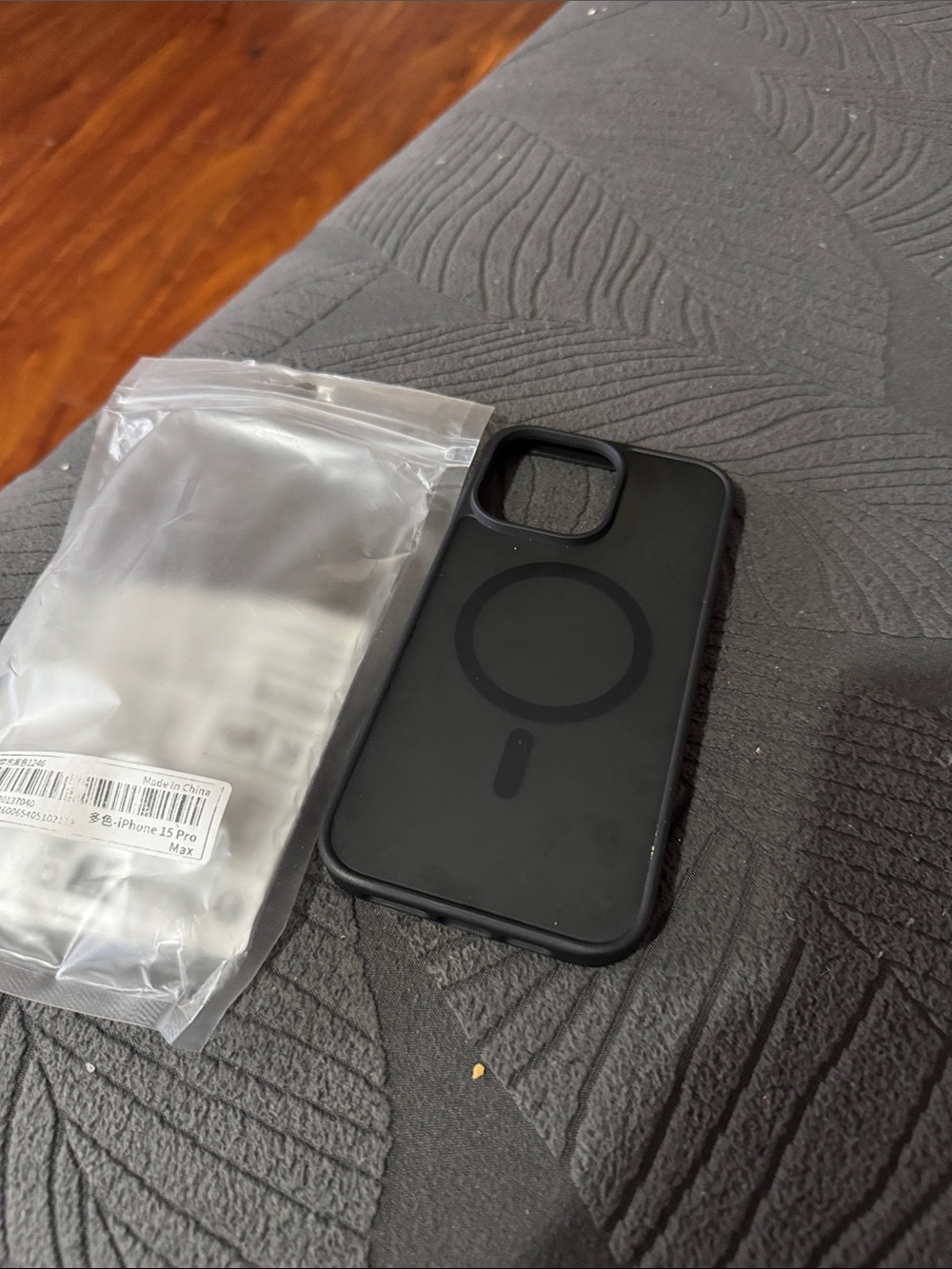 Black MagSafe-Compatible iPhone Case with Magnetic Alignment